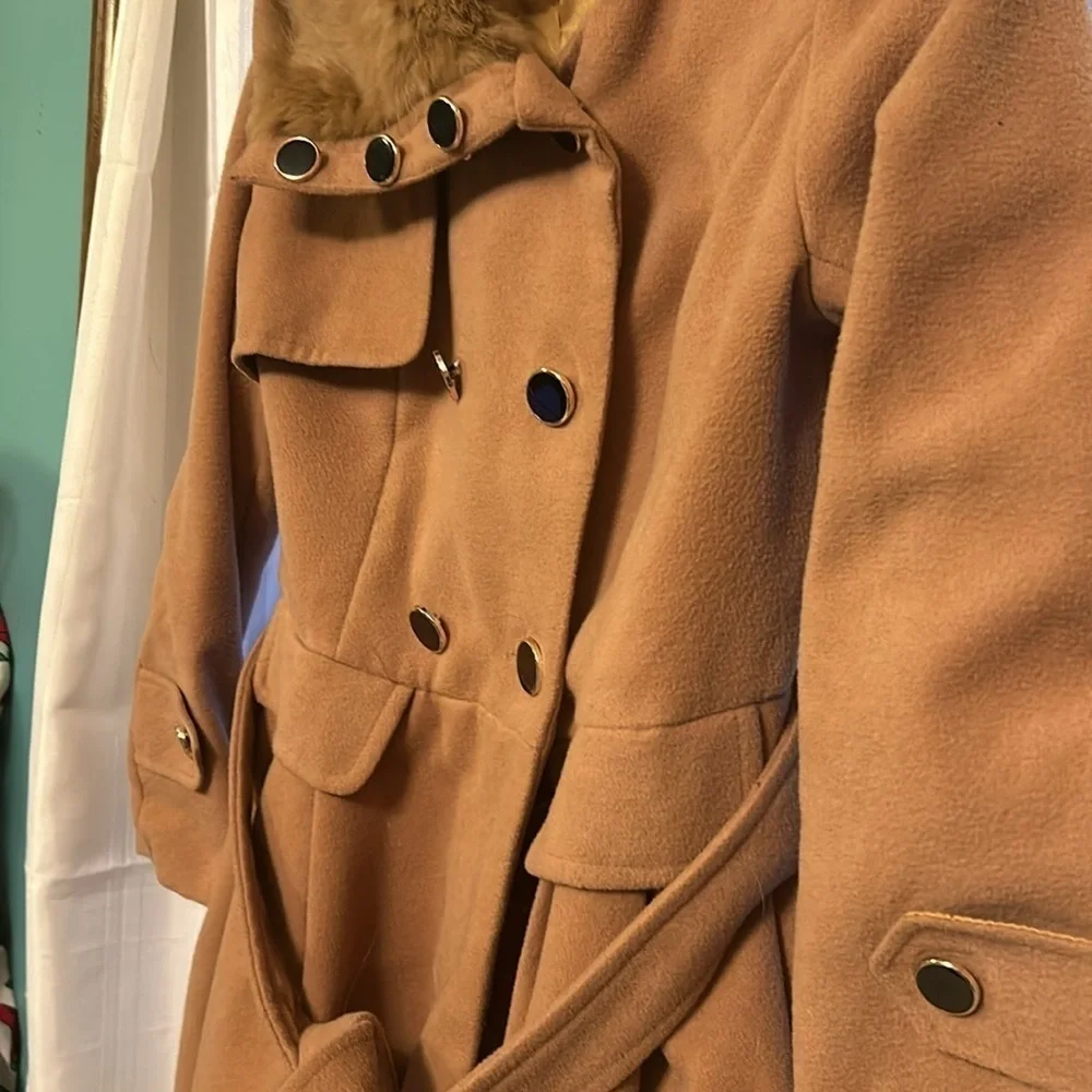 🌟🌟Flouncy Bottom Tan Coat 🧥🌟🌟 - Picture 3 of 10
